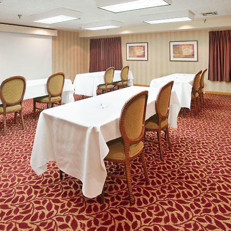 Holiday Inn Express Hotel Germantown - Northwest Milwaukee, An Ihg Hotel Удобства фото
