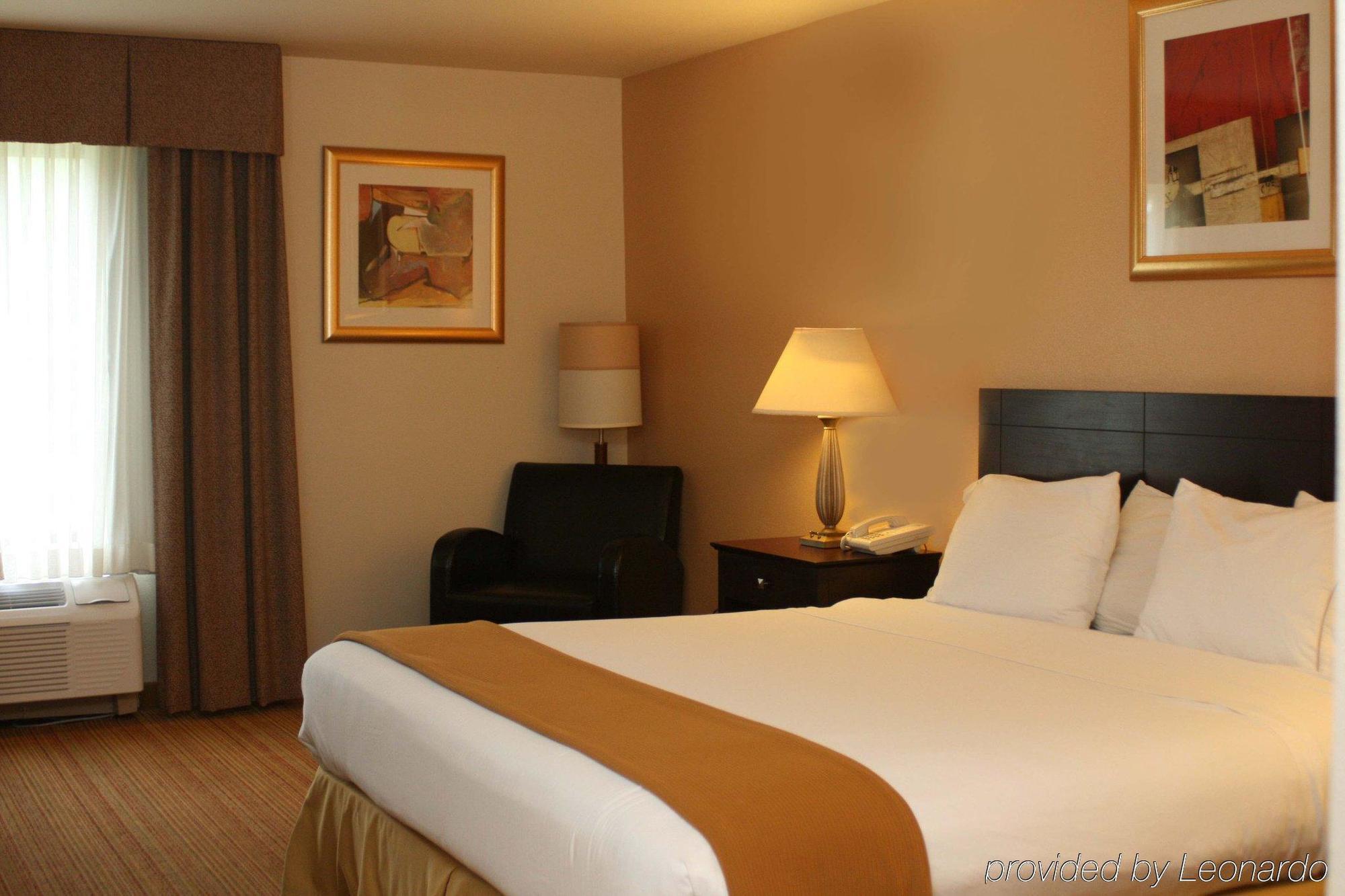 Holiday Inn Express Hotel Germantown - Northwest Milwaukee, An Ihg Hotel Экстерьер фото